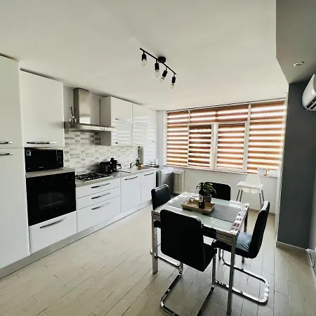 Apartment Denis *